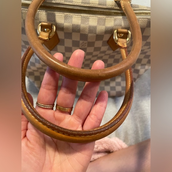 Louis Vuitton Bag - Picture 4 of 16